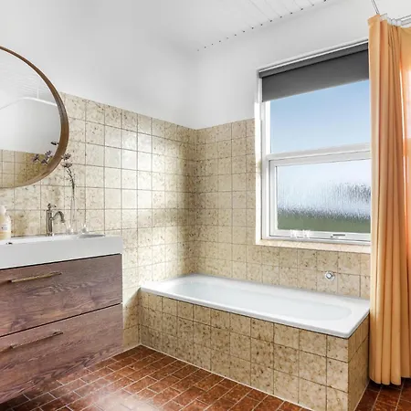 Nyaraló In With Kitchen Allinge-Sandvig