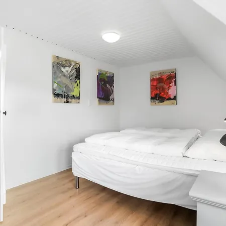 Vakantiehuis In With Kitchen Allinge-Sandvig