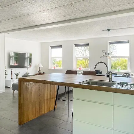 Vakantiehuis In With Kitchen