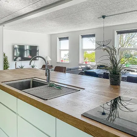 In With Kitchen אלינגה