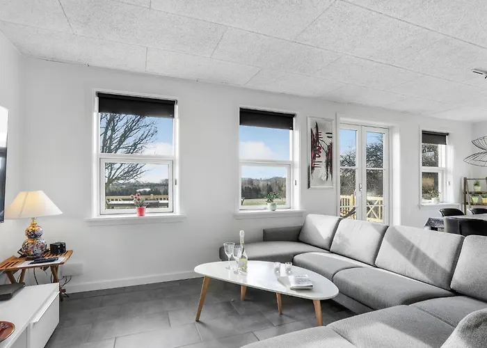 Сasa de vacaciones In With Kitchen Allinge-Sandvig